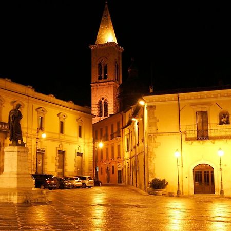 Manhattan Village Hotel Sulmona Eksteriør bilde