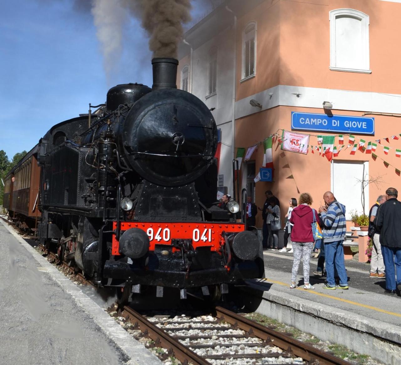 Manhattan Village Hotel Sulmona Eksteriør bilde