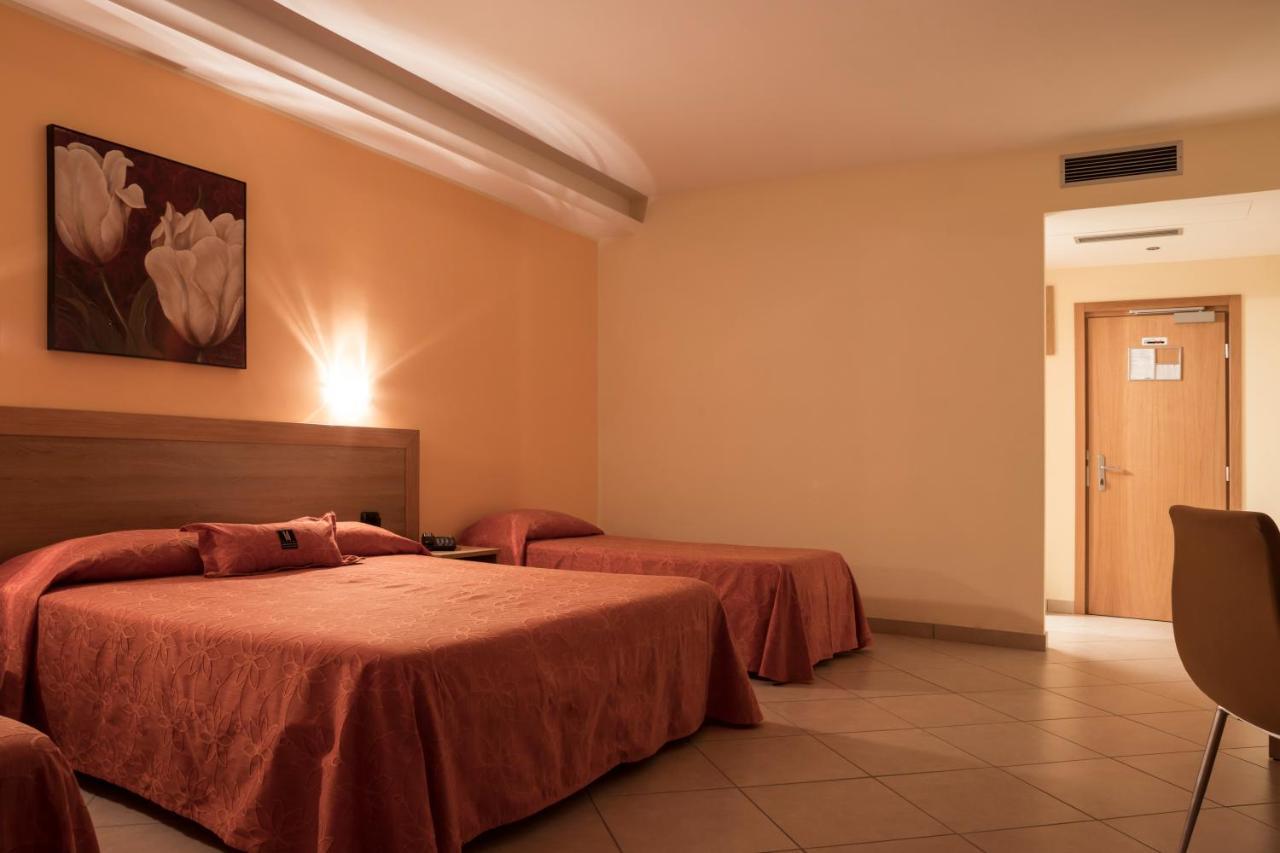 Manhattan Village Hotel Sulmona Eksteriør bilde