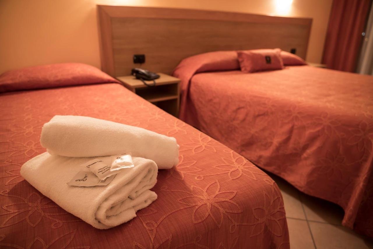 Manhattan Village Hotel Sulmona Eksteriør bilde