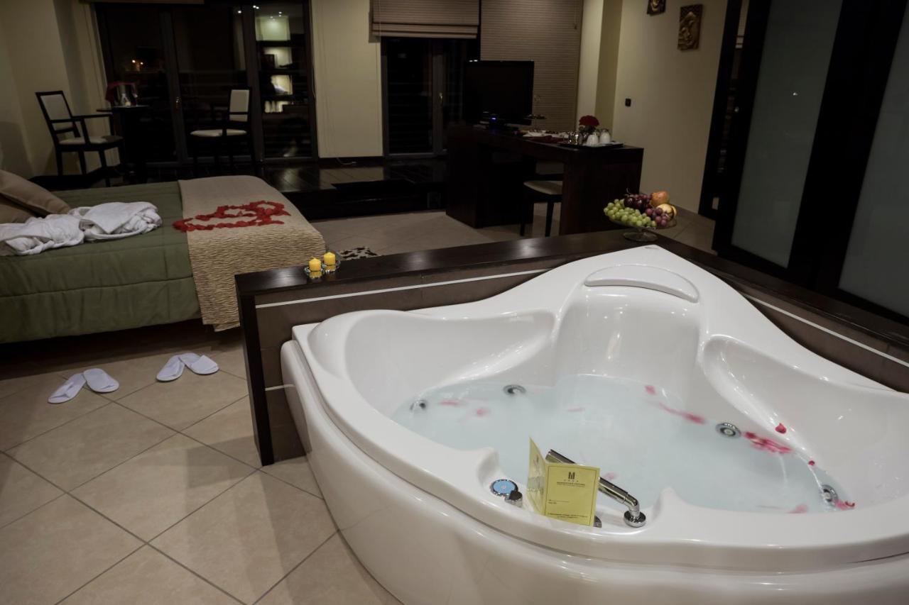 Manhattan Village Hotel Sulmona Eksteriør bilde